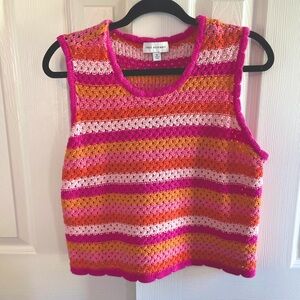 Free assembly top size women’s XL barely worn
